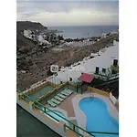 Demelza Ocean View דירה